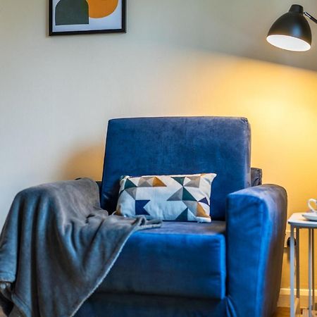 Grange Studio Apartment - Heathrow Staines-upon-Thames Ngoại thất bức ảnh
