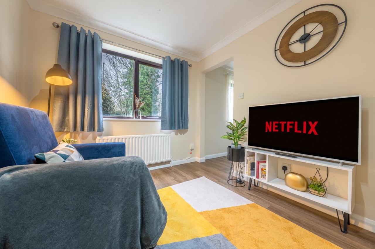 Grange Studio Apartment - Heathrow Staines-upon-Thames Ngoại thất bức ảnh