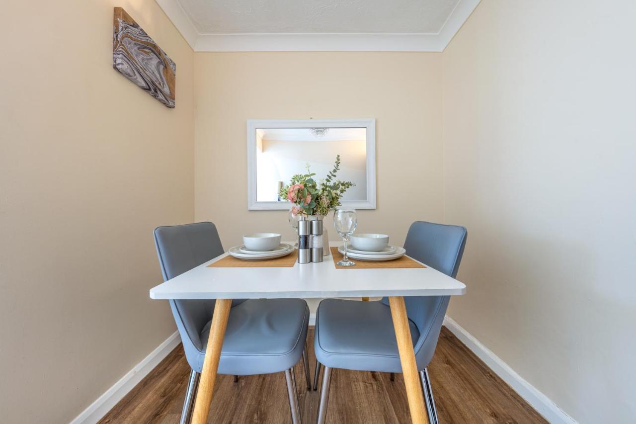 Grange Studio Apartment - Heathrow Staines-upon-Thames Ngoại thất bức ảnh