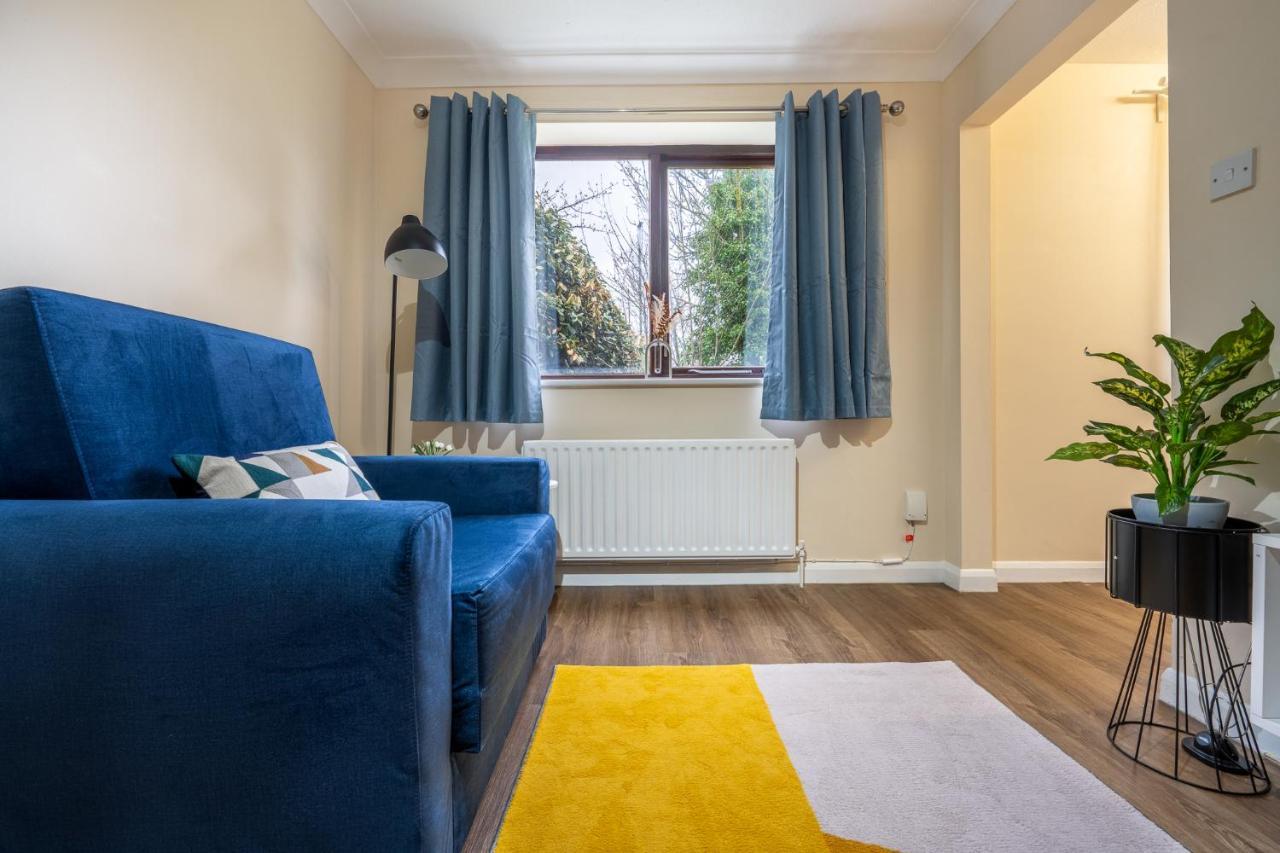 Grange Studio Apartment - Heathrow Staines-upon-Thames Ngoại thất bức ảnh