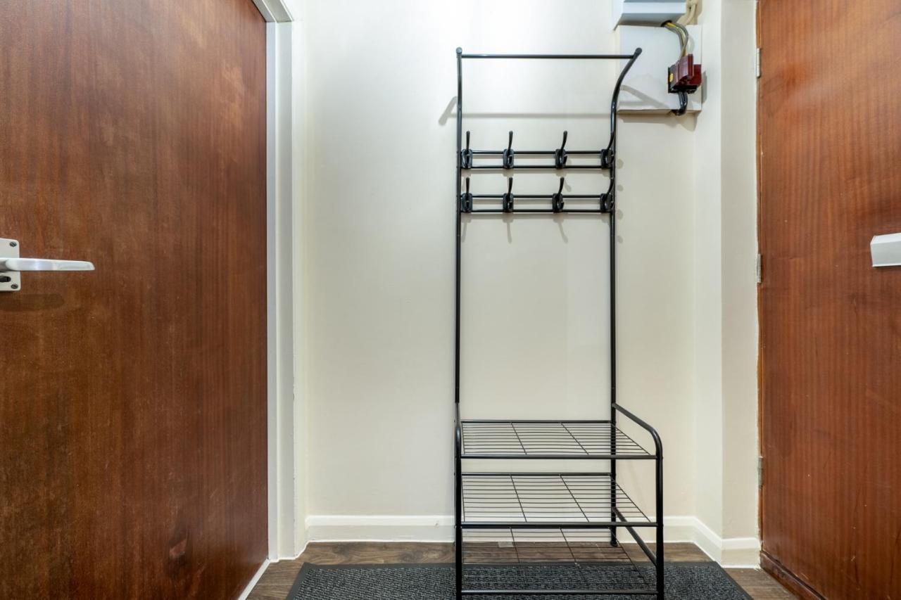 Grange Studio Apartment - Heathrow Staines-upon-Thames Ngoại thất bức ảnh