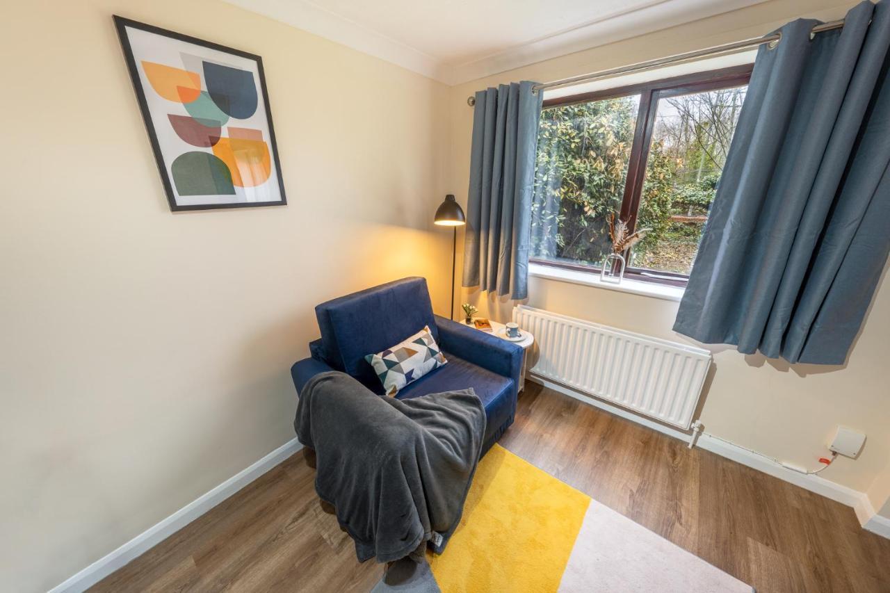 Grange Studio Apartment - Heathrow Staines-upon-Thames Ngoại thất bức ảnh