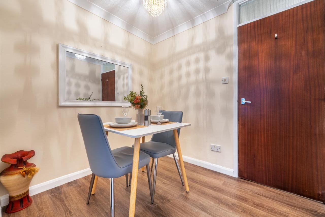 Grange Studio Apartment - Heathrow Staines-upon-Thames Ngoại thất bức ảnh